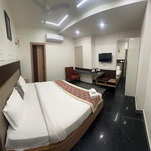 Anaya Retreat